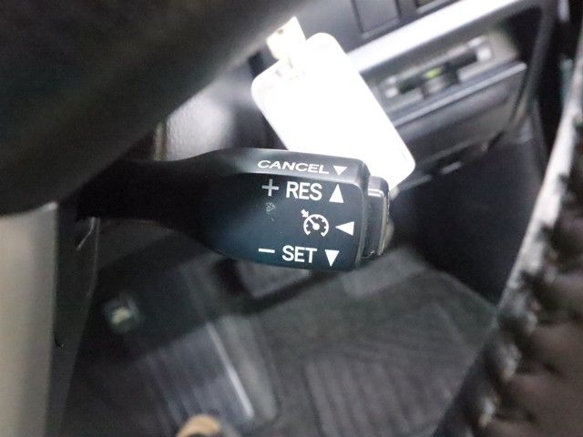 TOYOTA VOXY HYBRID 2017 Image 31