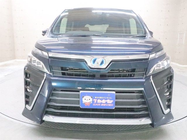 TOYOTA VOXY HYBRID 2017 Image 31