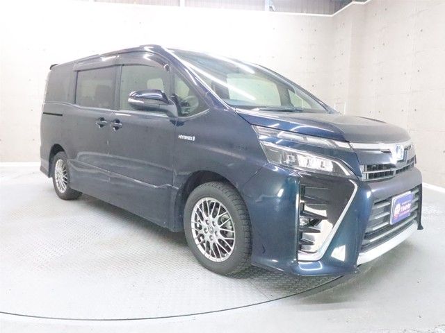 TOYOTA VOXY HYBRID 2017 Image 31
