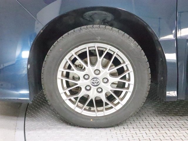 TOYOTA VOXY HYBRID 2017 Image 31