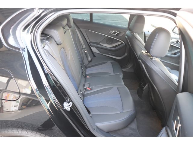 BMW 1SERIES 2022 Image 31