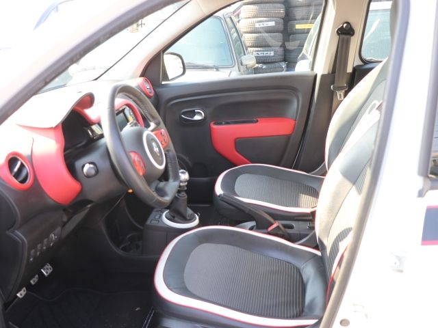 RENAULT TWINGO 2015 Image 31