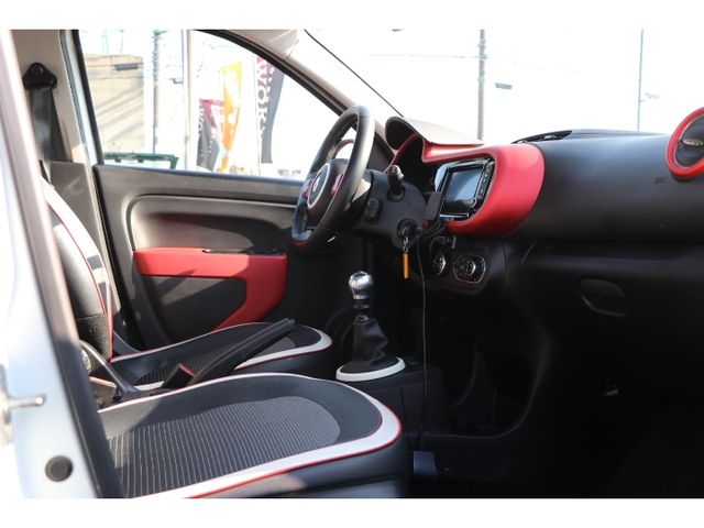 RENAULT TWINGO 2015 Image 31