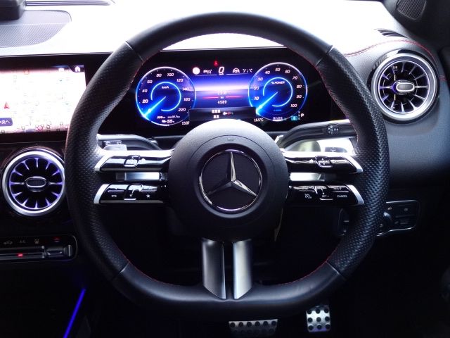 MERCEDES BENZ EQB 2024 Image 31