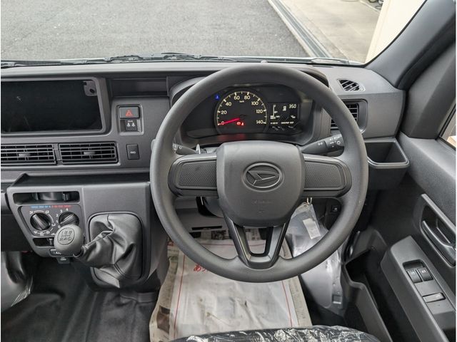 DAIHATSU HIJET CARGO 4WD 2025 Image 31