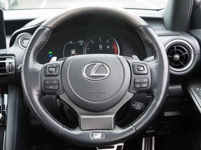 TOYOTA LEXUS IS350 2021 Image 31