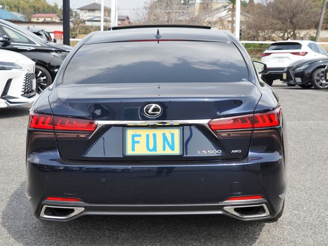 TOYOTA LEXUS LS500 4WD 2023 Image 31