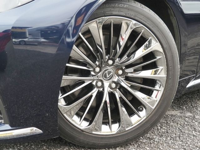 TOYOTA LEXUS LS500 4WD 2023 Image 31