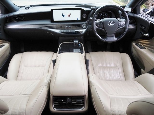 TOYOTA LEXUS LS500 4WD 2023 Image 31