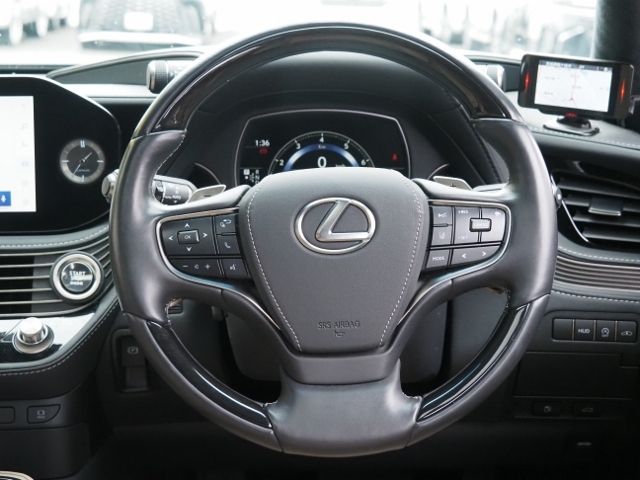 TOYOTA LEXUS LS500 4WD 2023 Image 31