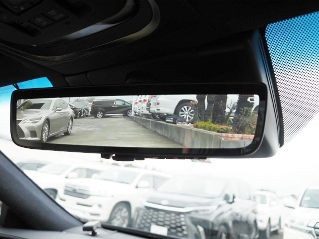 TOYOTA LEXUS LS500 4WD 2023 Image 31