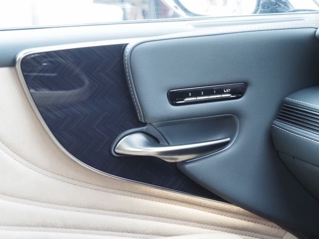 TOYOTA LEXUS LS500 4WD 2023 Image 31