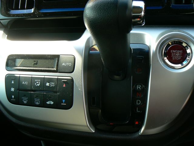 HONDA N-WGN CUSTOM 2014 Image 31