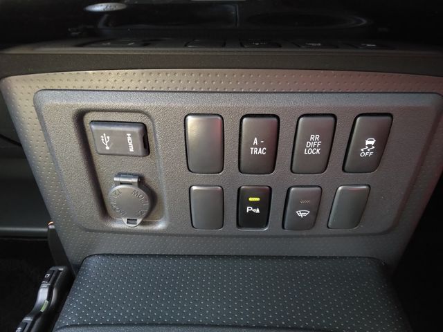 TOYOTA FJ CRUISER 4WD 2018 Image 31