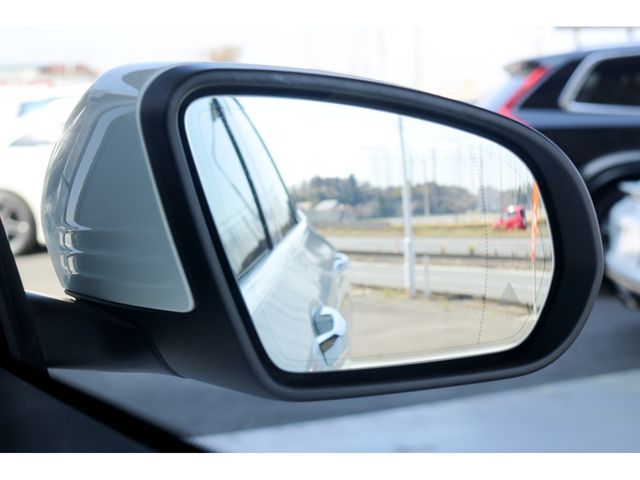 MERCEDES BENZ EQC 2022 Image 31