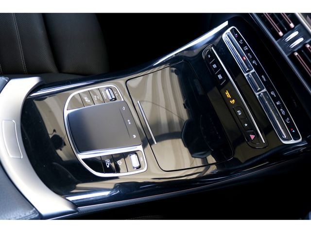 MERCEDES BENZ EQC 2022 Image 31