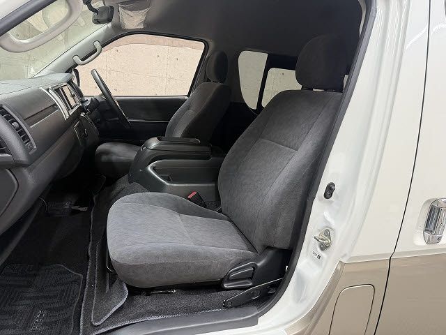 TOYOTA HIACE WAGON 2017 Image 31