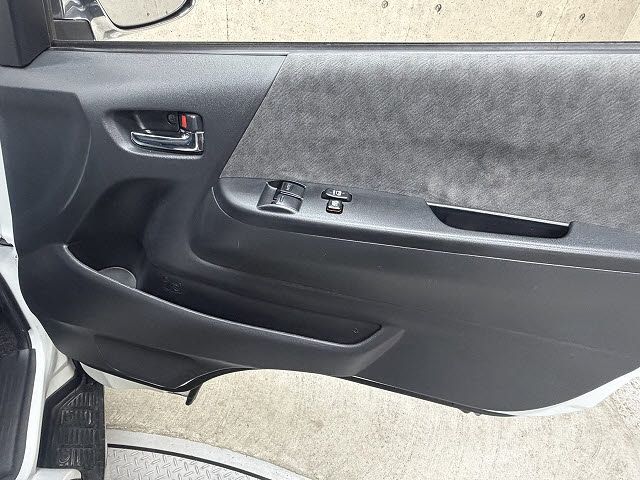 TOYOTA HIACE WAGON 2017 Image 31