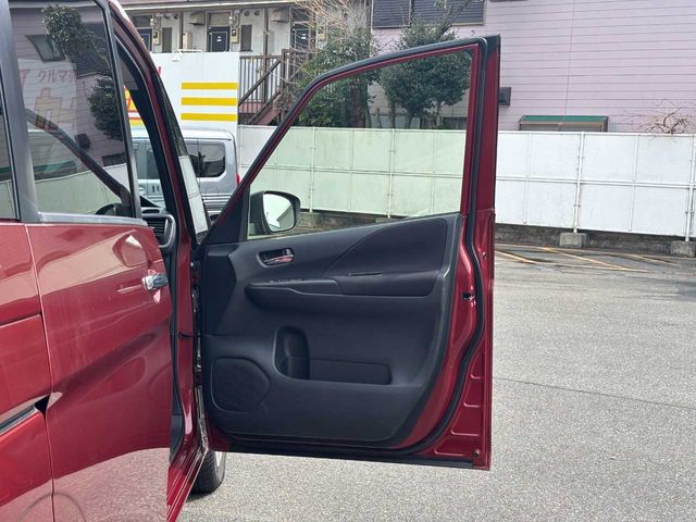 NISSAN SERENA  S-HYBRID 2017 Image 31