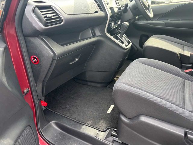 NISSAN SERENA  S-HYBRID 2017 Image 31