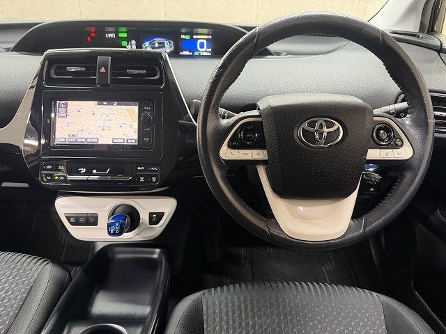 TOYOTA PRIUS 2016 Image 31
