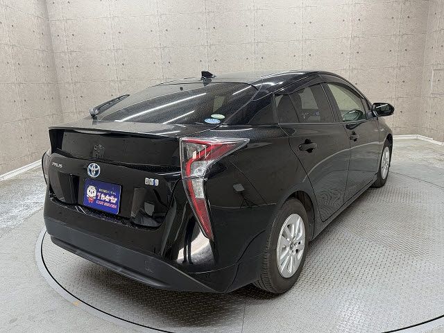 TOYOTA PRIUS 2016 Image 31