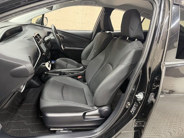 TOYOTA PRIUS 2016 Image 31