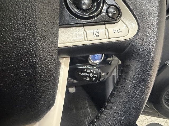 TOYOTA PRIUS 2016 Image 31