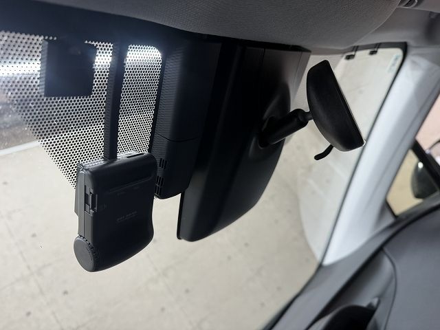 TOYOTA PRIUS 2016 Image 31