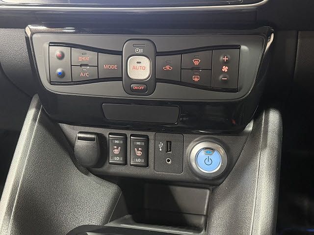 NISSAN LEAF 2019 Image 31