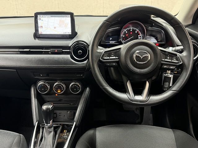 MAZDA DEMIO 2017 Image 31