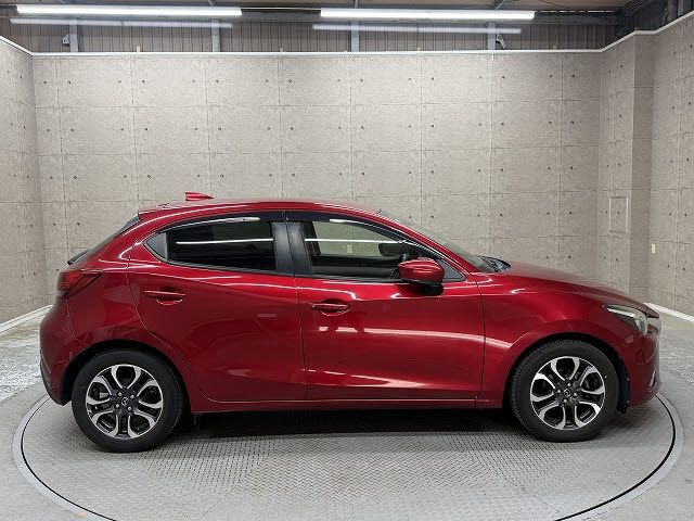 MAZDA DEMIO 2017 Image 31