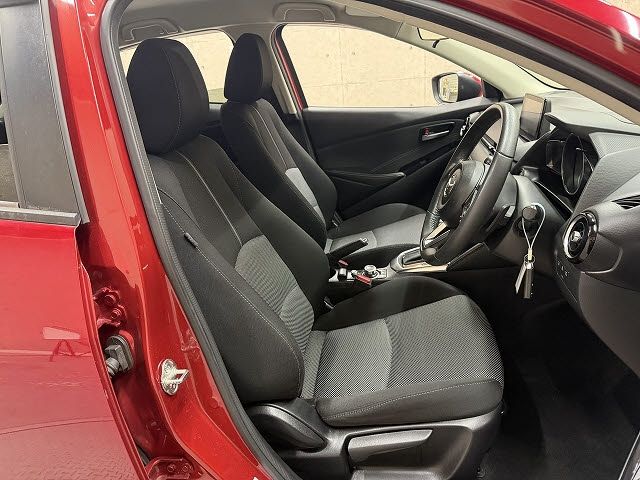 MAZDA DEMIO 2017 Image 31