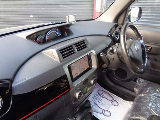 TOYOTA BB 2011 Image 31