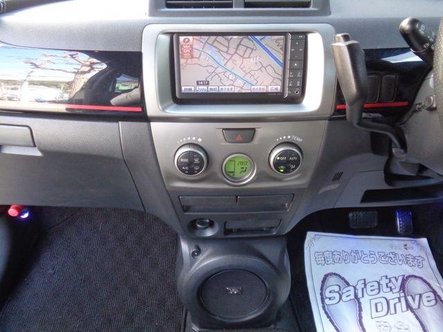 TOYOTA BB 2011 Image 31