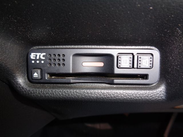 HONDA FIT HYBRID 4WD 2018 Image 31