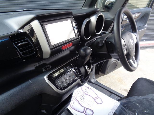 HONDA N BOX CUSTOM 2015 Image 31