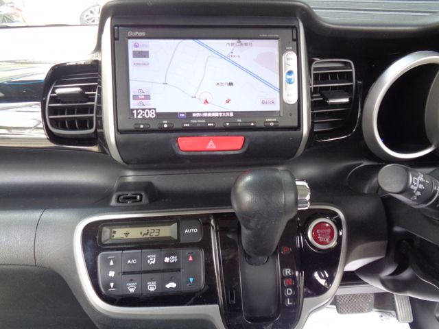 HONDA N BOX CUSTOM 2015 Image 31