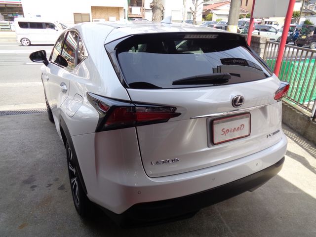 TOYOTA LEXUS NX300H 2015 Image 31