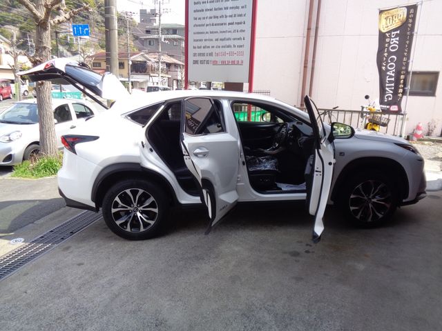 TOYOTA LEXUS NX300H 2015 Image 31