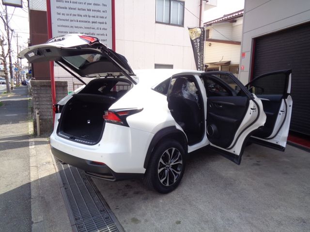 TOYOTA LEXUS NX300H 2015 Image 31