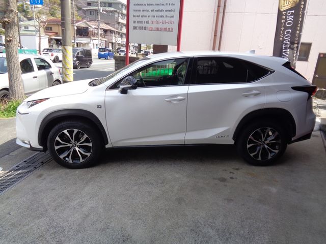 TOYOTA LEXUS NX300H 2015 Image 31