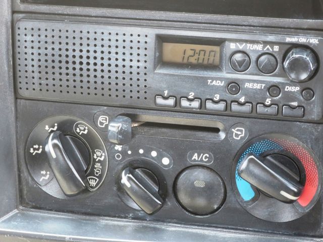 ISUZU ELF 2011 Image 31