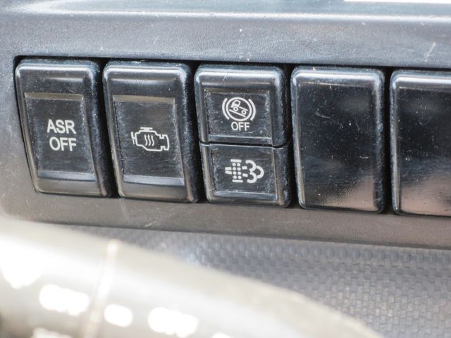 ISUZU ELF 2011 Image 31