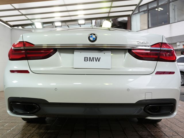 BMW 7SERIES 2019 Image 31