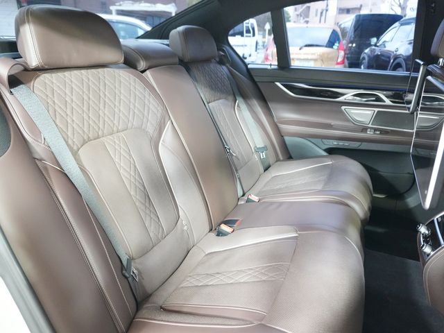 BMW 7SERIES 2019 Image 31