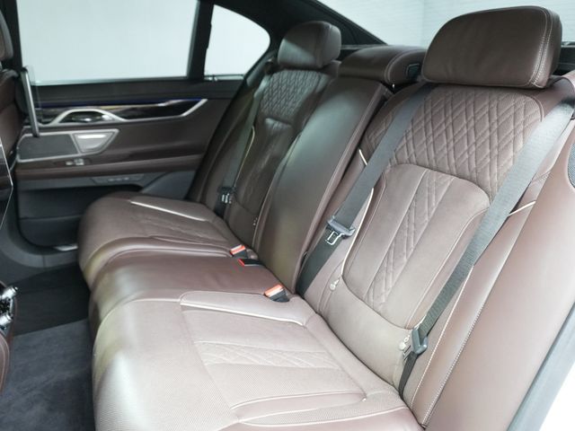 BMW 7SERIES 2019 Image 31