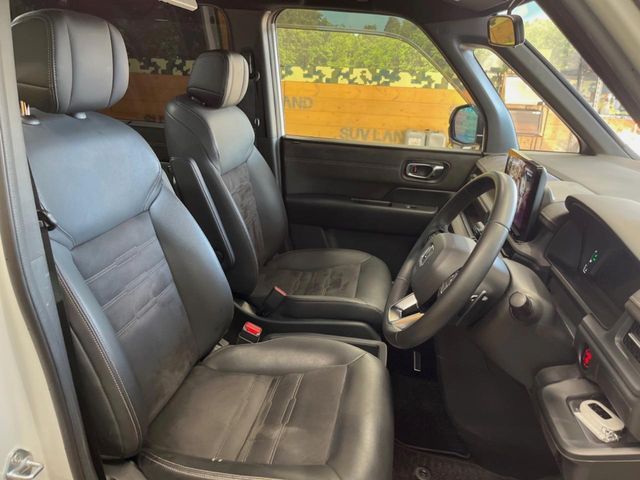 HONDA STEPWAGON E:HEV SPAD 2023 Image 31