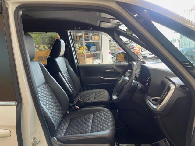 TOYOTA VOXY 2023 Image 31