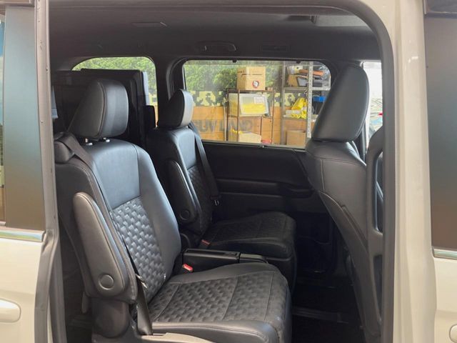 TOYOTA VOXY 2023 Image 31